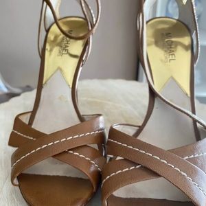 Michael Kors open toe brown leather platform sandals. 9.5